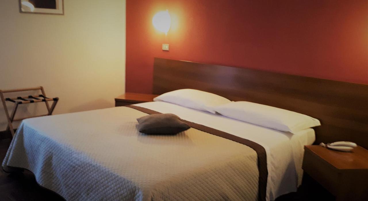 Hotel Kristall 오르비에토 외부 사진