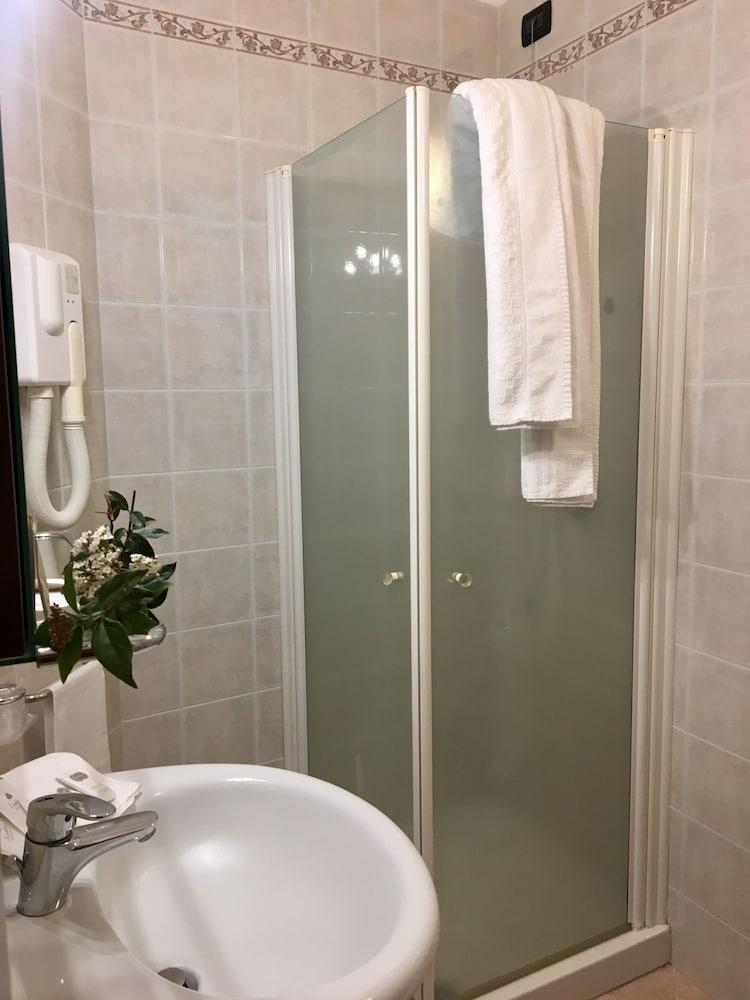 Hotel Kristall 오르비에토 외부 사진